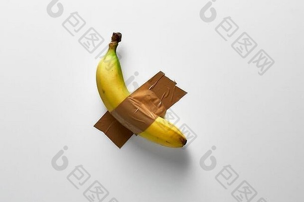 受欢迎的概念上的照片趋势香蕉仅此而已白色墙