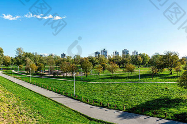 全景视图美丽的绿色邦德克城市公园萨格勒布克罗地亚