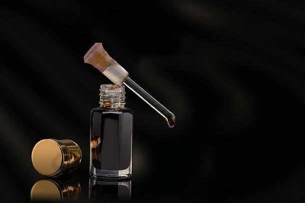 宏关闭芳香至关重要的棕色（的）石油血清滴下降玻璃瓶自然化妆品保湿溢价治疗护肤品