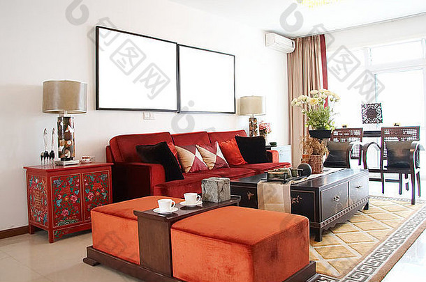 生活房间红色的沙发中国人风格