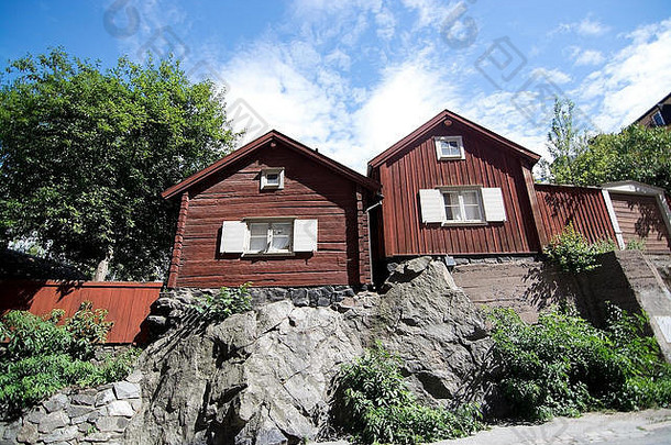 红色的木房屋山钠斯德哥尔摩瑞典