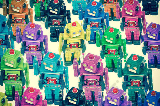 很多颜色机器人人群方向