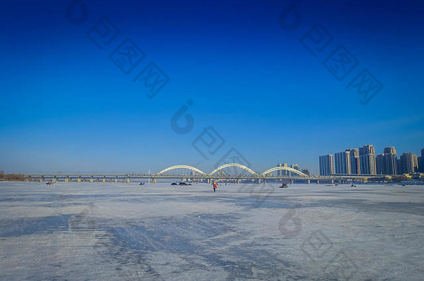 美丽的视图冻松花蛋河冬天时间哈尔滨中国