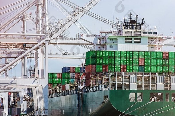 卸货货物船港口国际航运目的地主题