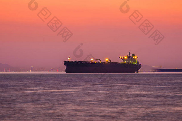 大<strong>石油</strong>产品油轮海日落业务物流汽油进口出口概念南中国海太平洋海洋水平图像