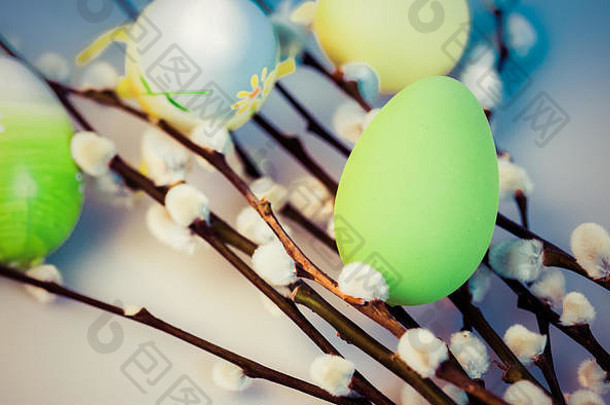 褪色柳复活节鸡蛋