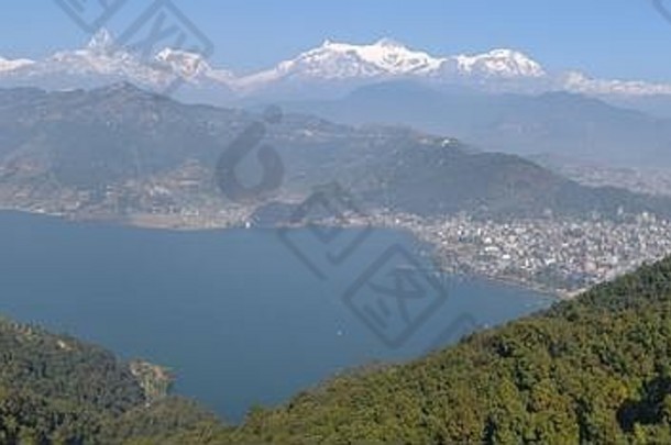 天线视图博卡拉城市湖phewa喜玛拉雅范围尼泊尔