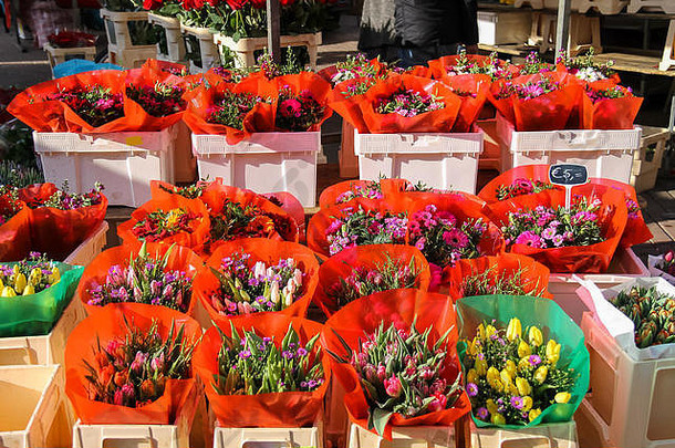 街花商店色彩鲜艳的郁金香花束utrecht荷兰