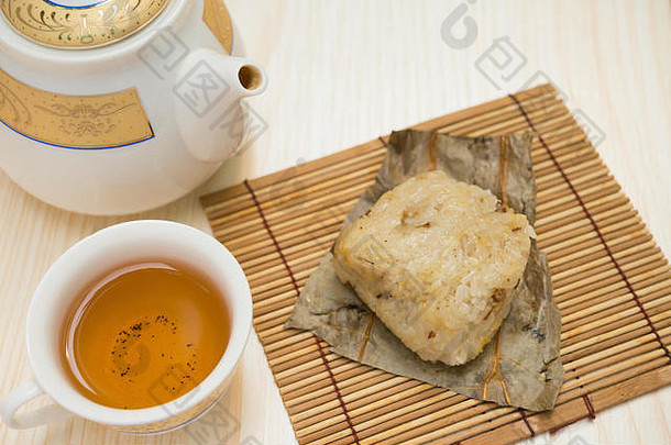 传统的中国人糯米大米饺子杯茶茶壶水平作文