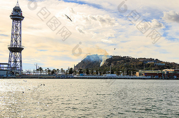 巴塞罗那视图Montjuic山火2月Montjuic重要的风景巴塞罗那