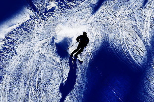 滑雪者阴影雪