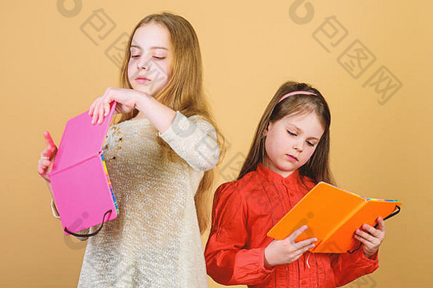 教育孩子们文学最喜欢的童话姐妹选择书读可爱的女孩爱书秘密日记开放门读写能力孩子们女孩<strong>书记</strong>事本