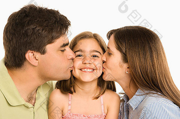 妈妈。父亲接吻微笑女儿脸颊