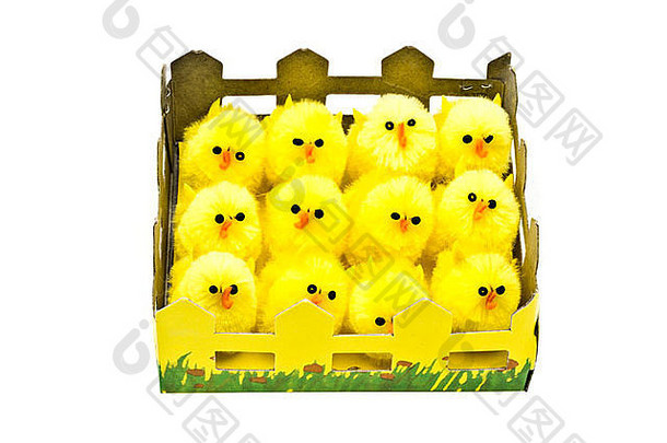 黄色的鸡盒子特写镜头白色背景