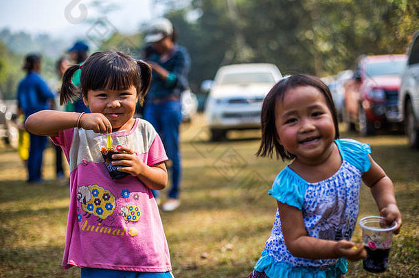 甘烹碧泰国1月少数民族集团泰国可怜的美丽的文化孩子们的凯伦可爱的