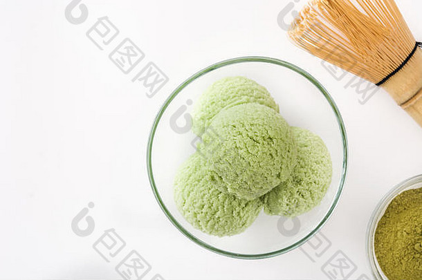 绿色茶火柴冰奶油独家新闻水晶碗孤立的白色背景