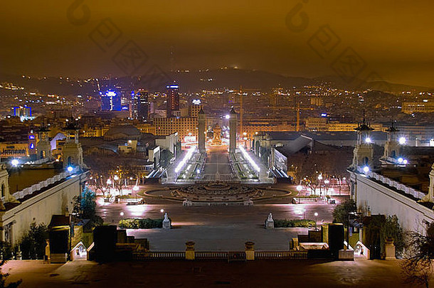 巴塞罗那的晚上视图形式Montjuic山