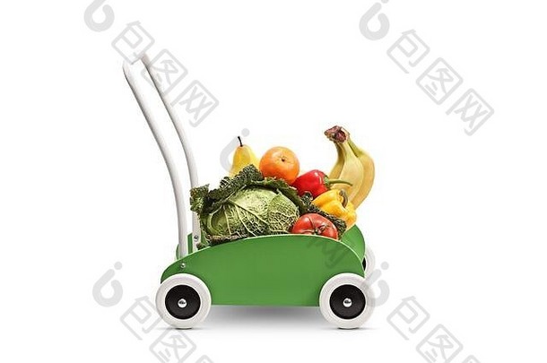 绿色木玩具车新鲜的水果蔬菜孤立的白色背景
