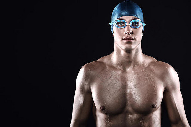健身游泳运动员黑色的背景