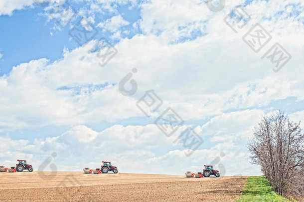 农场工作拖拉机压缩土壤种植辊