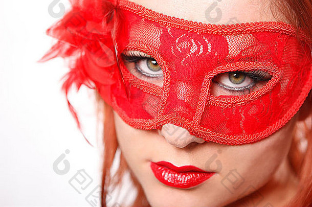 红色的头女人穿红色的面具