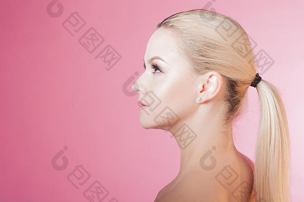 脸护理皮肤护理健康美概念复制空间肖像年轻的美丽的女人健康的皮肤最低化妆自然