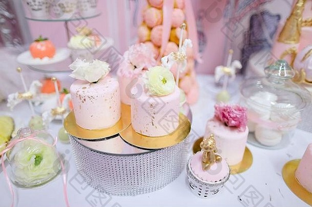 美味的糖果蛋糕糖果婚礼表格