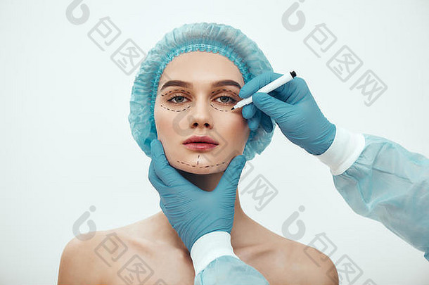 完美的脸美丽的年轻的女人蓝色的医疗他等待面部手术塑料外科医生蓝色的手套画冲行脸美概念整容塑料手术