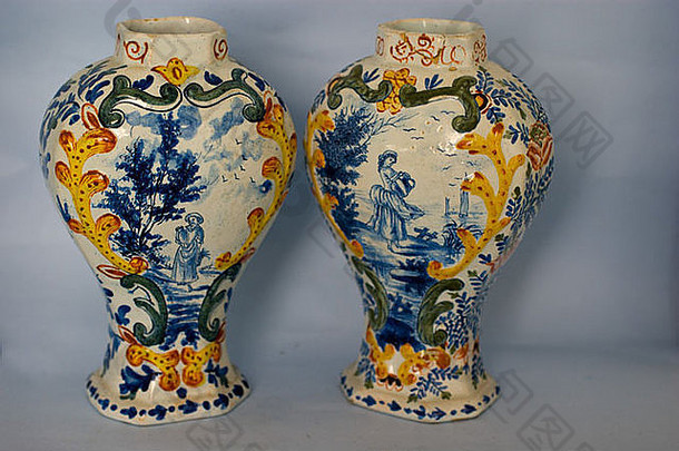 古董英语代尔夫特锡上釉货蓝色的白色黄色的手画花瓶