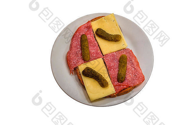 简单的面包时间面包片覆盖香肠奶酪小黄瓜