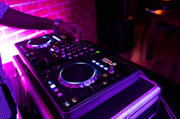 玩音乐Midi控制器转盘数字技术混合音频跟踪声音混合机转盘阀瓣骑师混合音乐聚会，派对