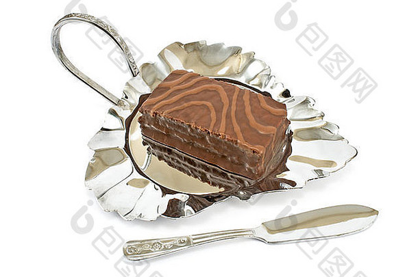 巧克力蛋糕银板孤立的白色