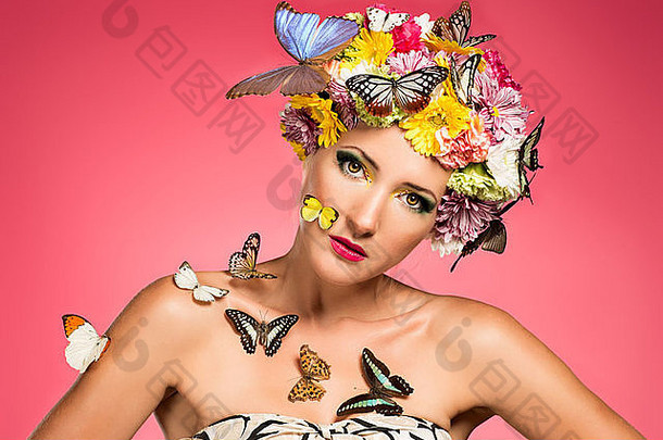 美丽的女人花帽子蝴蝶