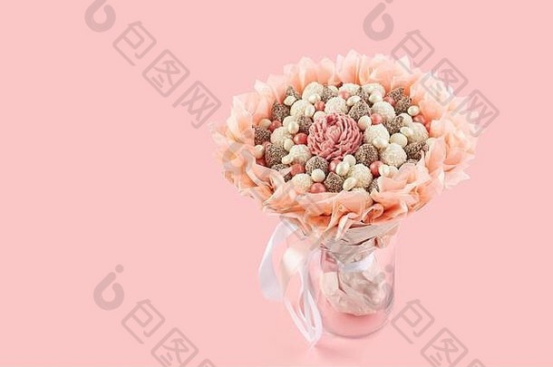 花束白色棕色（的）粉红色的糖果框架桃色的纸站花瓶粉红色的背景