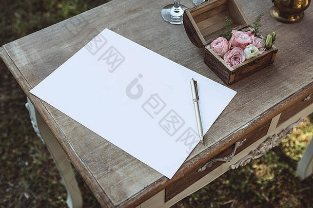 空白表纸笔木表格写作文本承诺婚礼