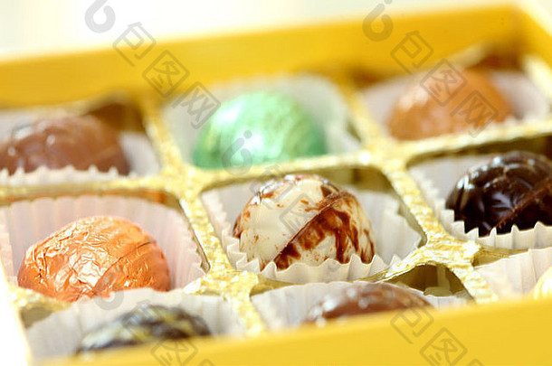 盒子巧克力复活节鸡蛋