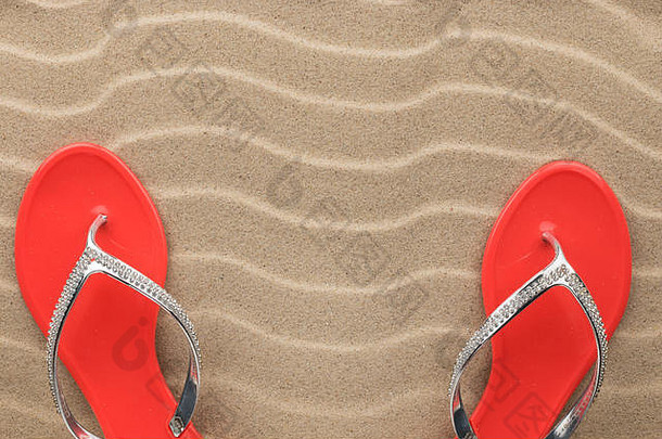 夫妇海滩红色的翻转失败镶嵌莱茵石站沙子空间文本