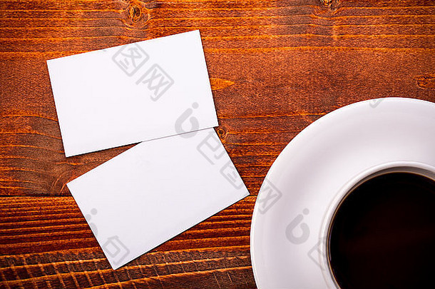 白色咖啡杯业务卡木表格