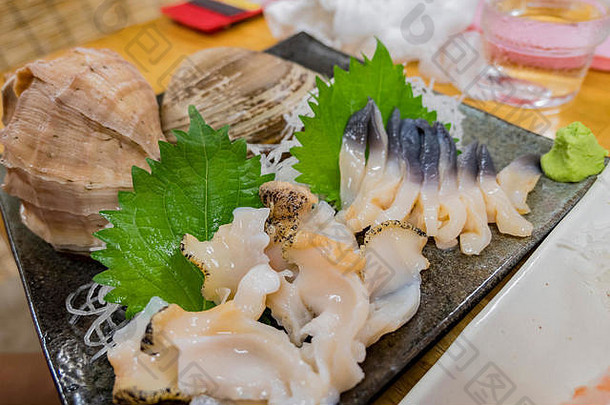 关闭拍摄美味的冲浪补习生鱼片吃了北海道日本