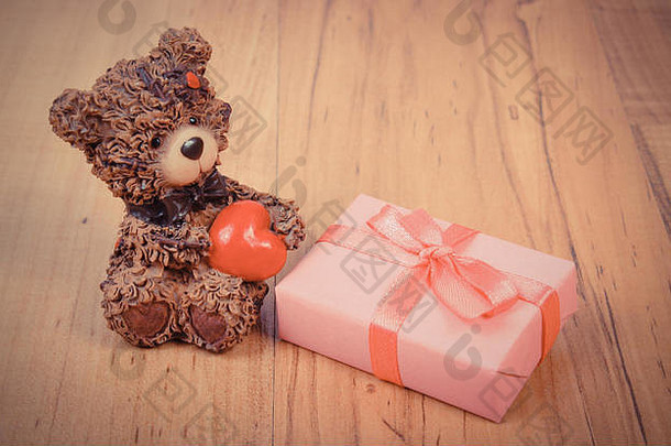 古董照片泰迪熊包装礼物圣诞节生日情人节庆祝活动木背景