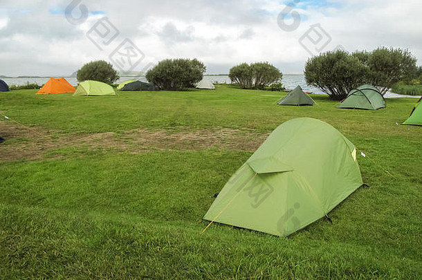 帐篷营地烟侧湖米湖北冰岛欧洲冒险概念