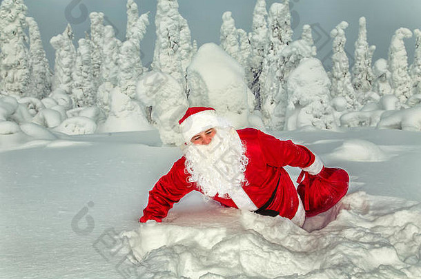 真实的圣诞老人老人拉普兰华丽的白雪覆盖的景观