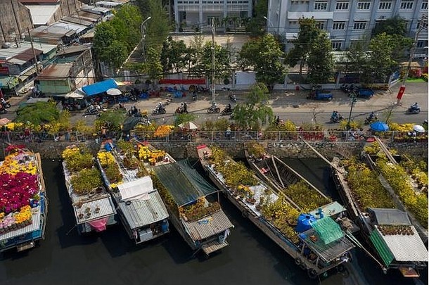 空中视图浮动花市场西贡谁警察局城市越南市场运河开放泰特假期月球一年