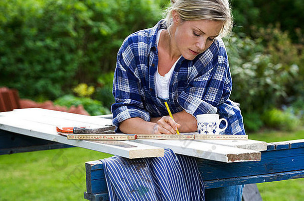 女人木工花园瑞典