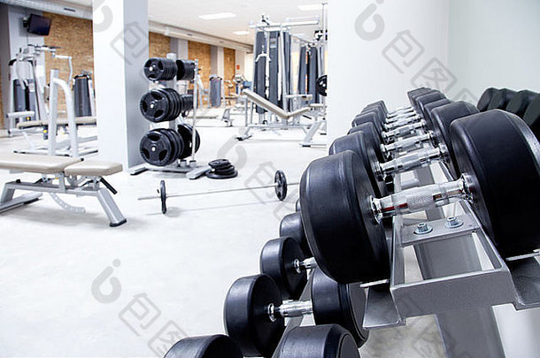 健身俱乐部举重训练设备健身房现代室内