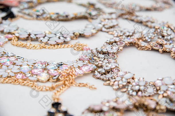 街市场记忆时尚附件色彩鲜艳的块珠宝项链