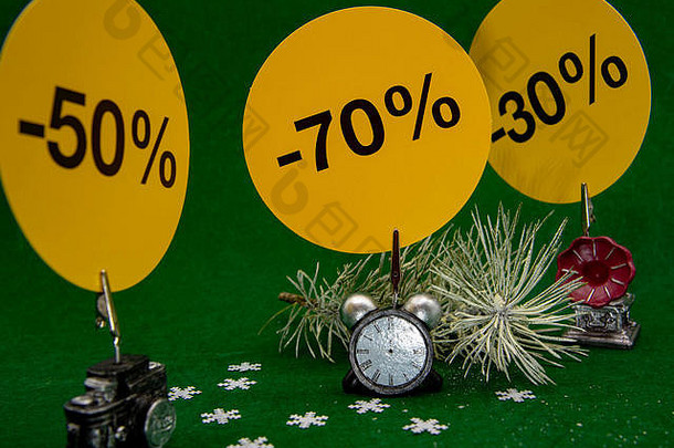 圣诞节装饰迹象指示百分比出售绿色背景