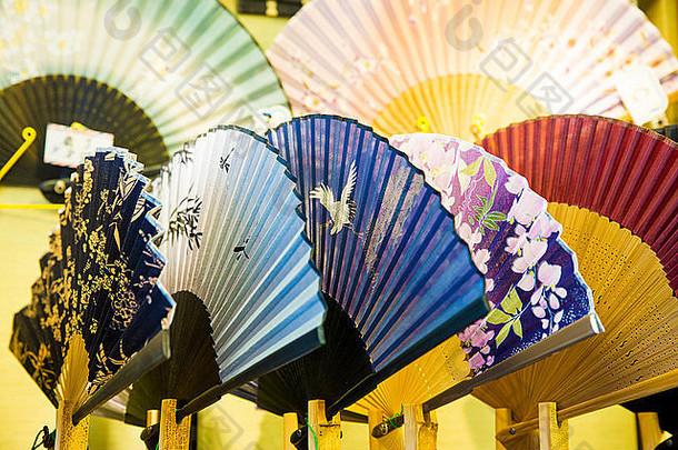 传统的日本风扇