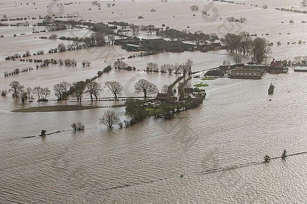 2014年2月9日，萨默塞特平原西杨水淹农场鸟瞰图。