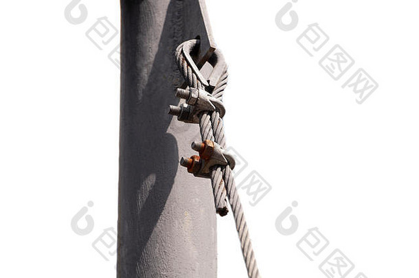 用螺钉和卡钩固定在滑车上的金属钢丝绳